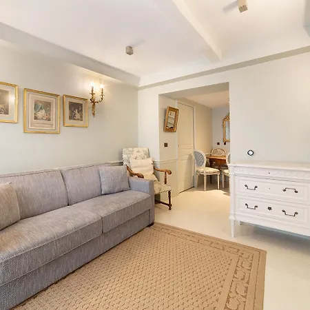 Pick A Flat's In Saint Germain - Paul-louis Courier *